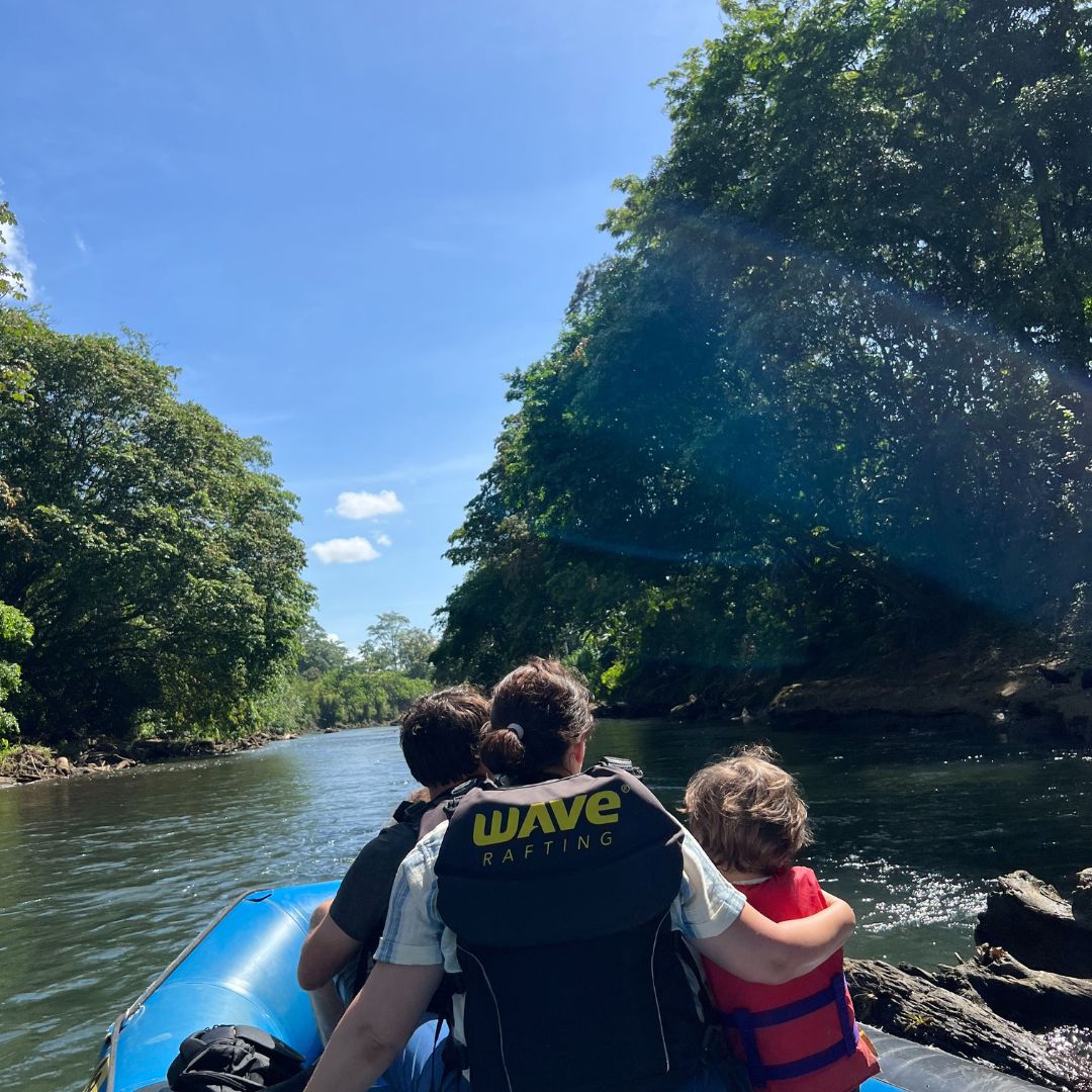 Nature tours costa Rica- Safari float down the peñas blancas river